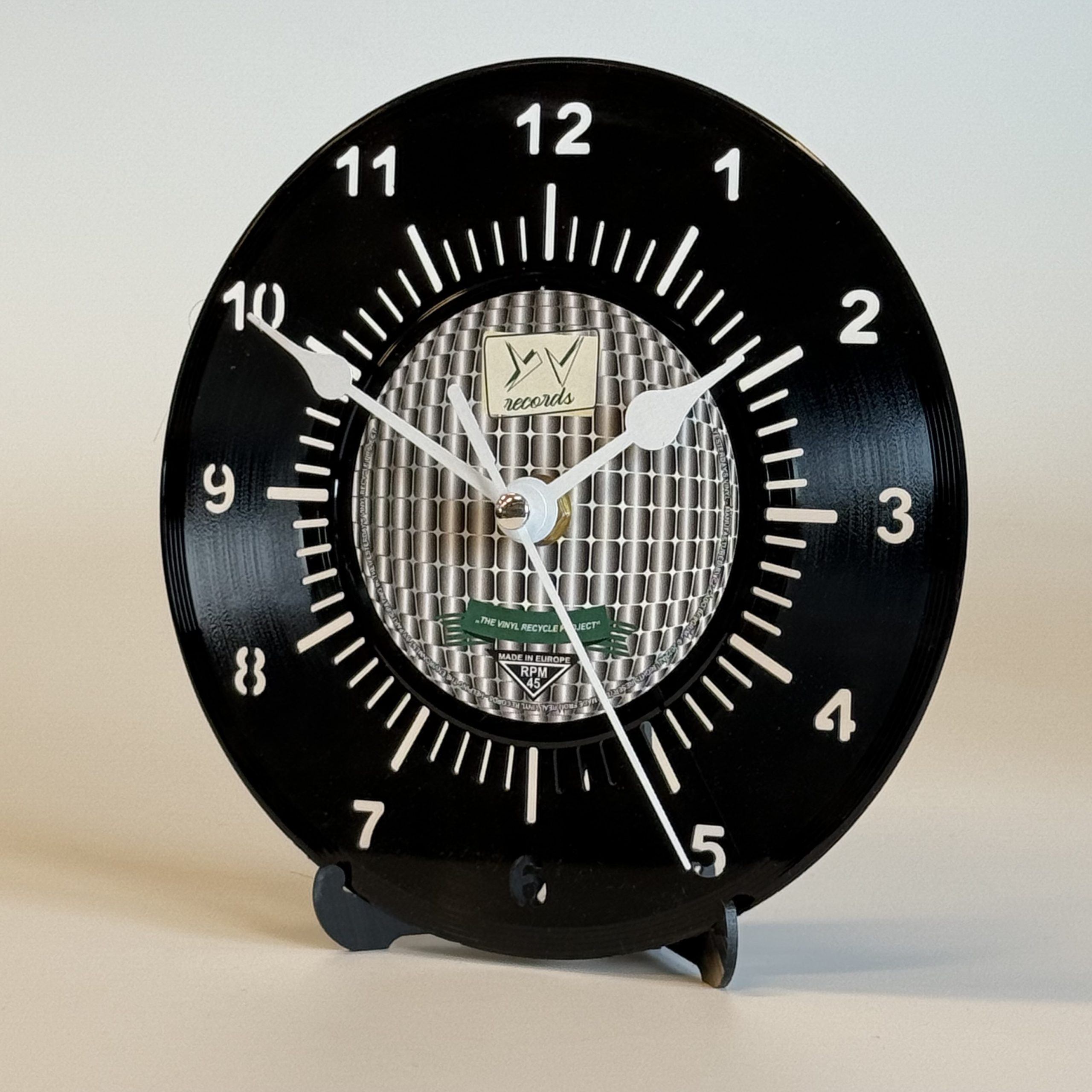 FullSizeRender (1) VINYLKLOK (BUREAUKLOK) #1 - Afbeelding 1