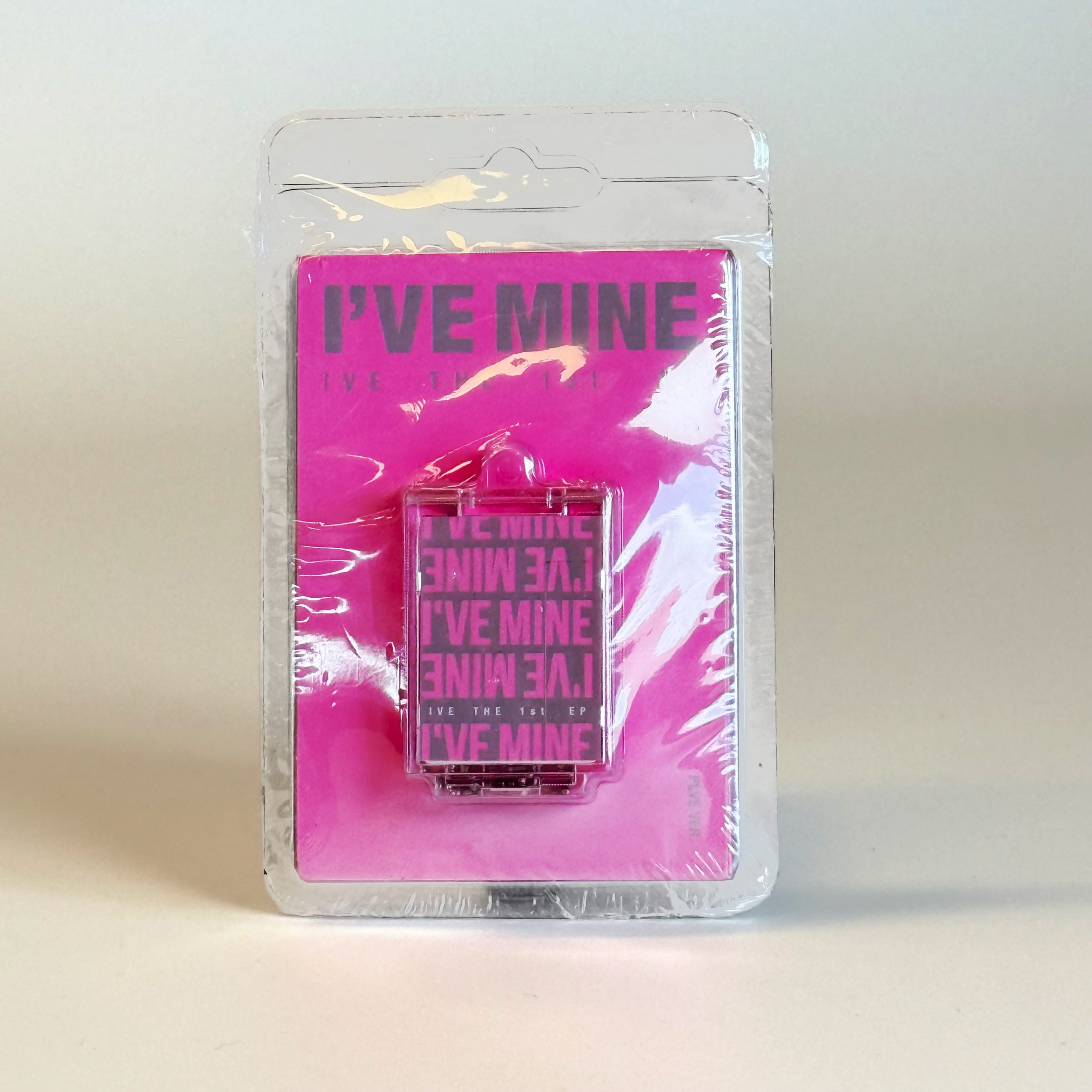 FullSizeRender IVE – I’VE MINE (THE 1ST EP) KEYRING ALBUM, K-POP - Afbeelding 1